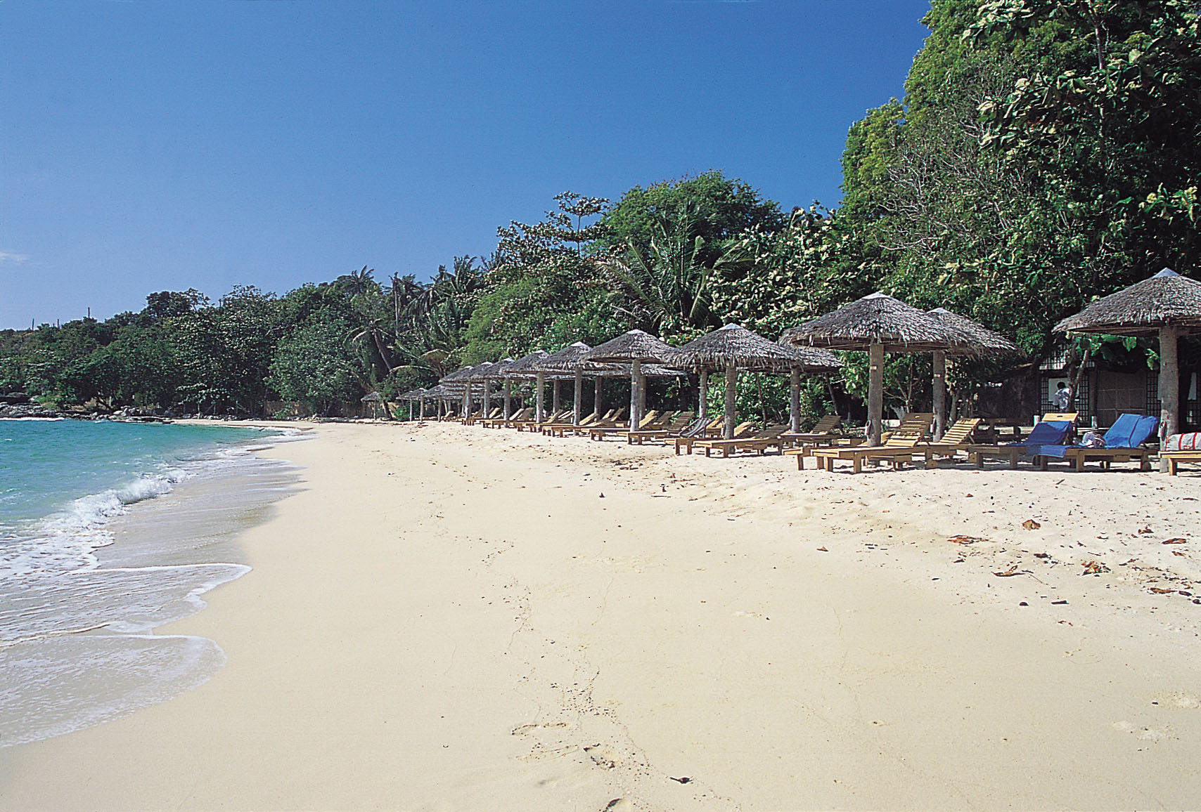 The 4-star Evason Phuket Hotel, located at a distance of 4.6 km from Coastal sunsets, offers an outdoor swimming pool, high-speed Internet access in the rooms. Situated nearly a 25-minute walk from Ko Bon, this Phuket hotel offers a Turkish steam room and a sauna.
