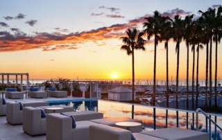 Wellness at Hotel Arts Barcelona Discover a world of tranquility in our luxurious wellness facilities, now located on the 4th floor. An immersive experience of relaxation and well-being awaits you here. Indulge in rejuvenating beauty treatments or indulge in a relaxing massage.