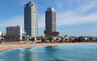 Wellness at Hotel Arts Barcelona Discover a world of tranquility in our luxurious wellness facilities, now located on the 4th floor. An immersive experience of relaxation and well-being awaits you here. Indulge in rejuvenating beauty treatments or indulge in a relaxing massage.